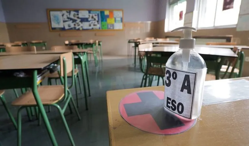 Şcoala a început în Spania, dar părinţii ezită să-şi trimită copiii în clase. „Fac un experiment să vadă ce se întâmplă, ca pe cobai”