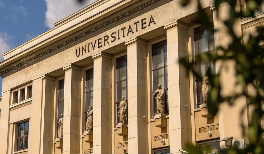 Şapte facultăţi din cadrul Universităţii Bucureşti vor face cursurile online