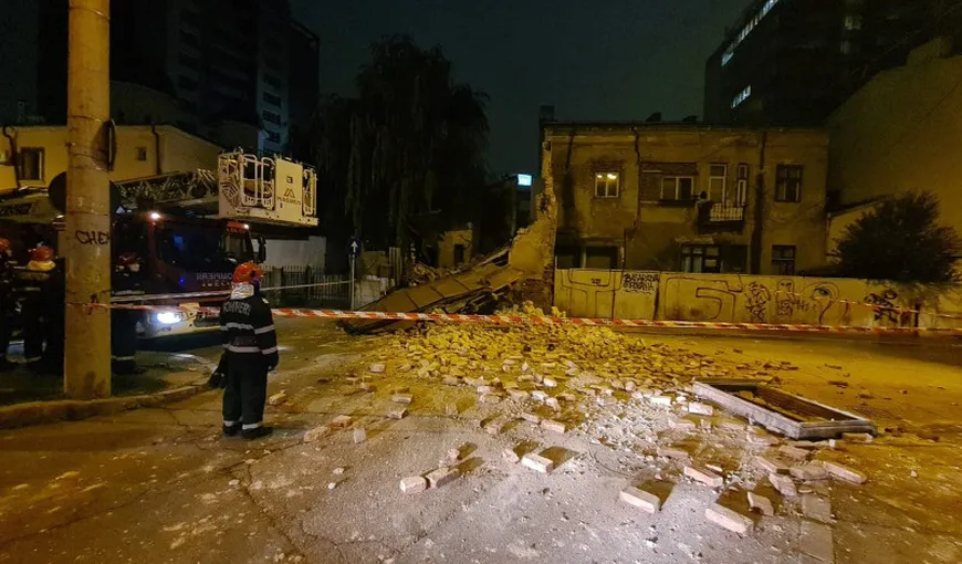 O clădire istorică s-a prăbuşit în centrul Capitalei. Şase persoane au fost evacuate