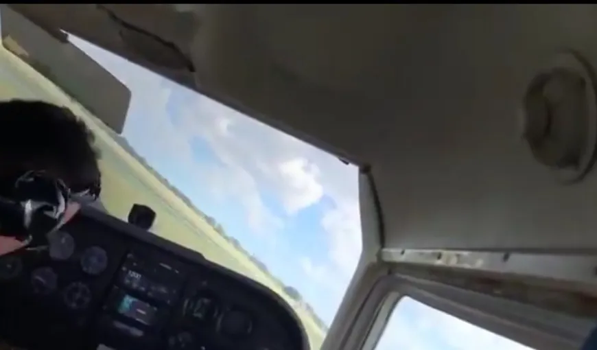 Aterizare forţată, văzută din cabina piloţilor. Din cauza vântului, avionul iese de pe pistă, filmare unică VIDEO
