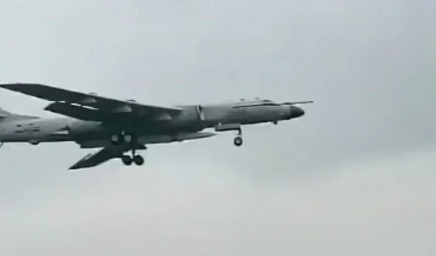 Arma hipersonică a Chinei a fost filmată în aer. Racheta DF-17, care ajunge la 7.000 km pe oră, purtată de un bombardier VIDEO