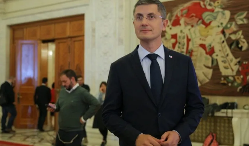 Dan Barna dă cărţile pe faţă: Dacian Cioloş, propunerea USR pentru funcţia de premier!
