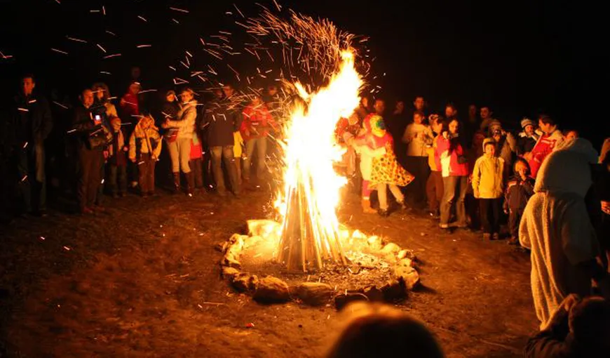 Evenimentele organizate cu prilejul Halloween-ului şi Focului lui Sumedru, interzise în Argeş