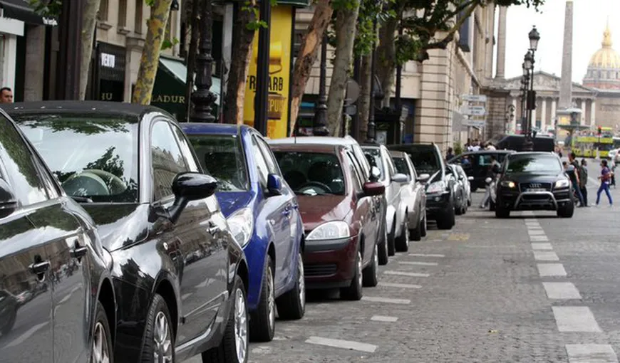 Jumătate dintre locurile de parcare din Paris vor fi eliminate. Anunţul viceprimarului îi îngrozeşte pe şoferi