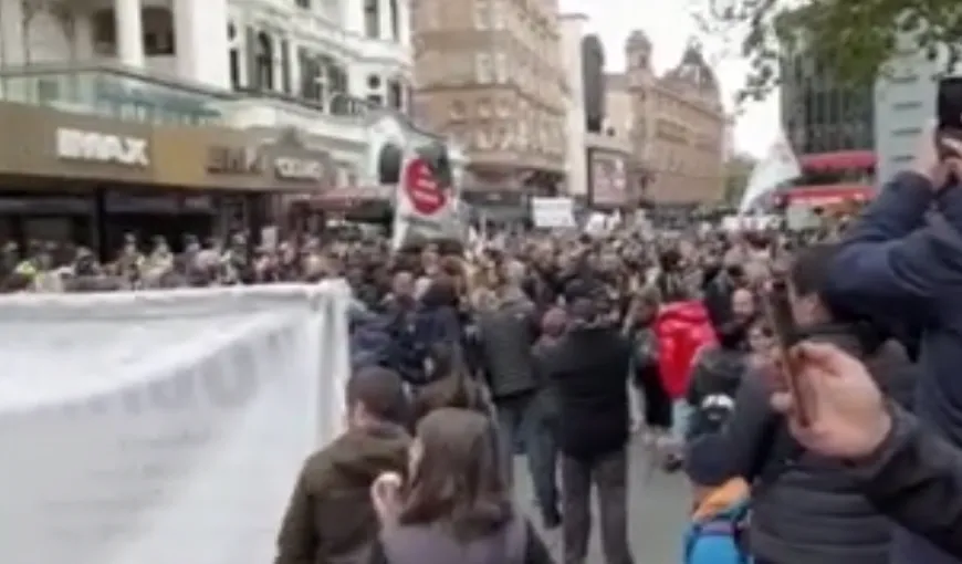 Proteste de amploare în Londra, din cauza noilor restricţii