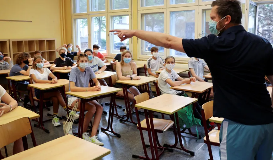 Recomandări stricte pentru profesorii care ţin ore cu elevii în clase, în Germania. Măsura ar putea fi aplicată şi în România