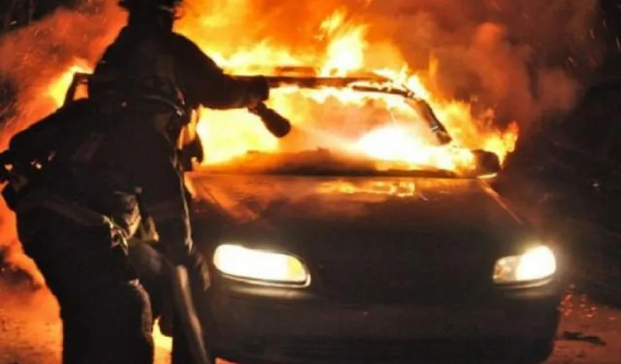 Taxi incendiat de piraţi auto deranjanţi de concurenţă
