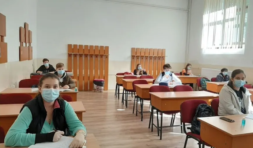 Peste 2.400 de şcoli din România sunt închise în prezent. În 15% dintre acestea au fost raportate cazuri COVID-19