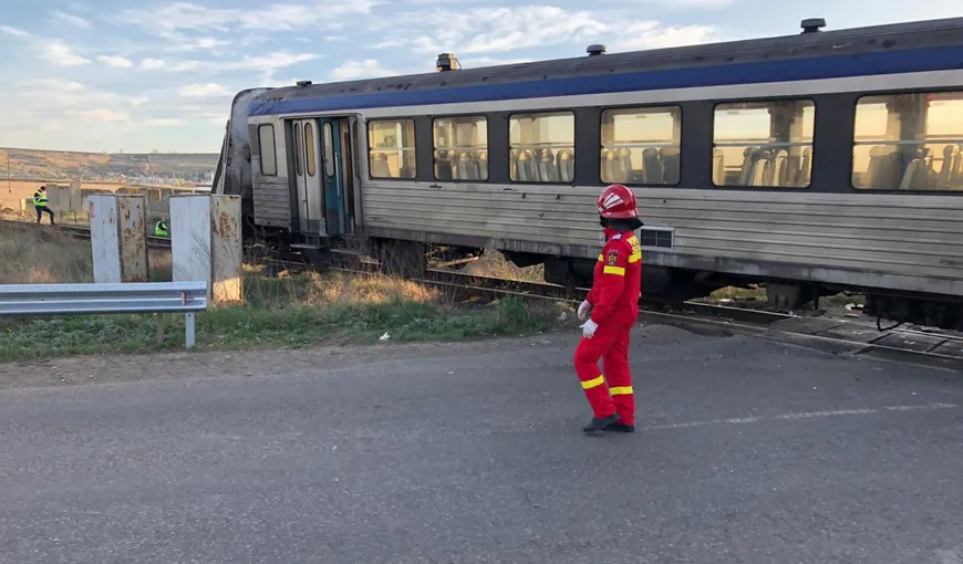 Accident feroviar lângă Ploieşti. Un tren cu 85 de călători a lovit un autoturism