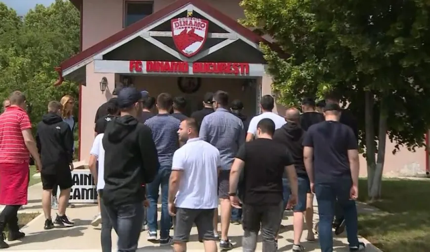 Scandal la Dinamo, fanii şi-au ieşit din minţi. Ultraşii au mers la Săftica şi au intrat peste directorul sportiv