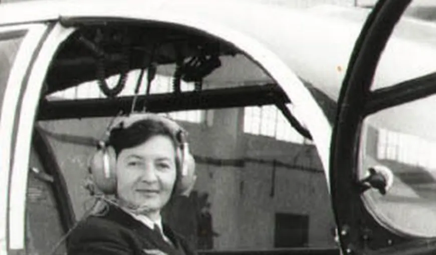A murit prima femeie din România care a pilotat un elicopter