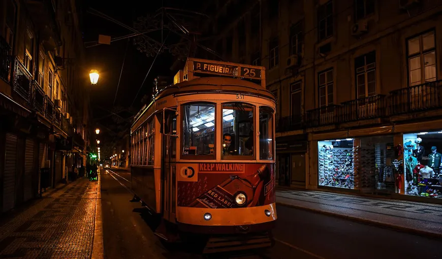 Portugalia interzice călătoriile între oraşe şi închide şcolile. Restricţii dure luate în preajma sărbătorilor
