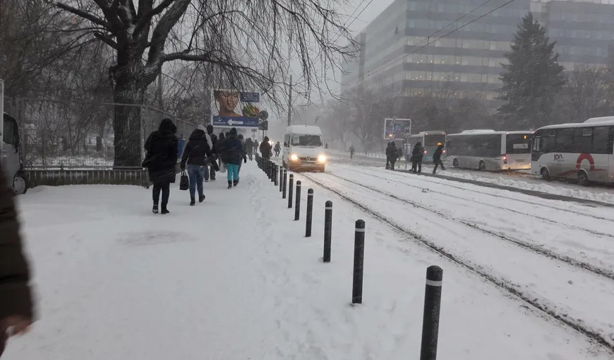 Ninsoare în Bucureşti şi strat de zăpadă de câţiva centimetri. Prognoza meteo ANM