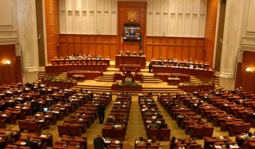 Noul Parlament a fost convocat. Şedinţa Camerei Deputaţilor, prezidată de AUR. Ce s-a întâmplat la Senat