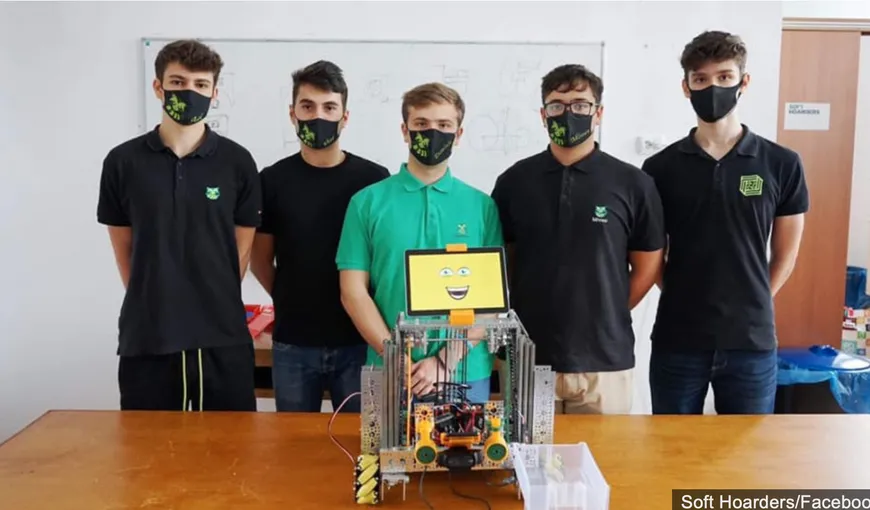 Cinci elevi din Craiova au creat un robot care oferă consultații primare pacienților COVID