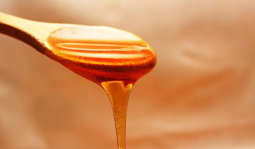 Dieta cu miere, metoda de slăbire rapidă care te ajută să topeşti 1 kg pe zi