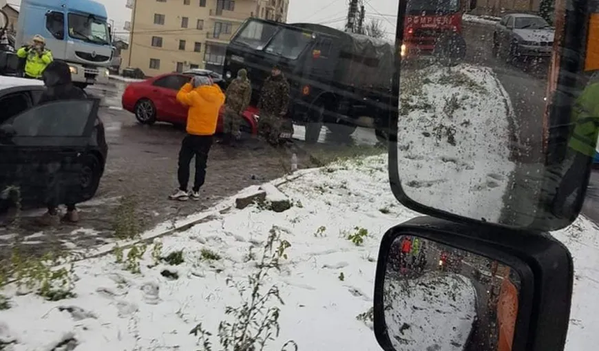 Accident cumplit la ieșirea din București! O tânără de 24 de ani, care se afla la volanul unui Mercedes, rănită grav în urma unei coliziuni cu un camion al Armatei