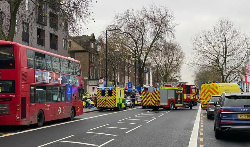 Atentat la  Londra. O mașină a urcat pe trotuar și a lovit mai mulți pietoni