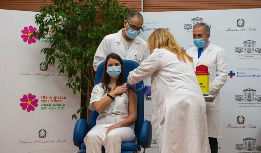 Prima italiancă vaccinată anti-Covid, ţinta unor atacuri inimaginabile. „Şi acum să vedem când vei muri. Aşteaptă efectele nedorite”