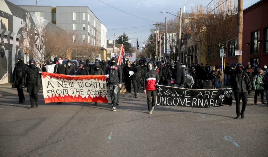 ANTIFA vrea răzbunare. S-au reluat protestele în SUA: „Nu-l vrem pe Biden!”