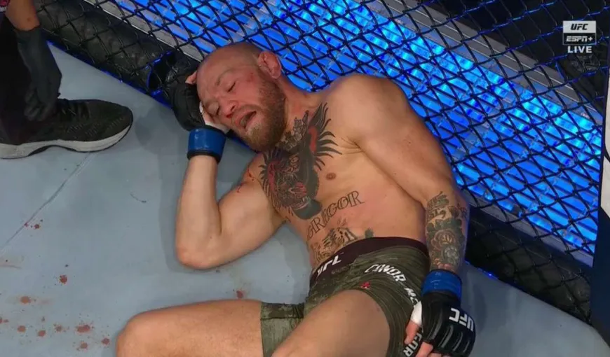 Conor McGregor, făcut KO de Dustin Poirier! Irlandezul a terminat meciul plin de sânge VIDEO