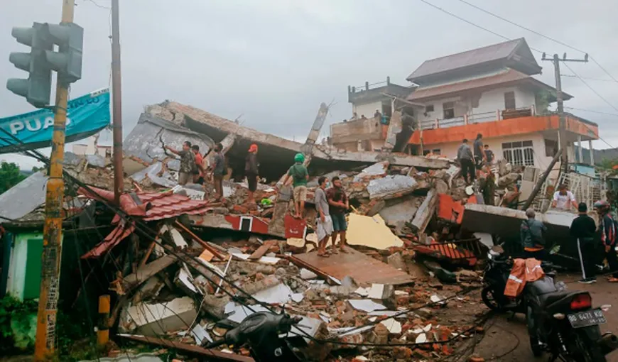 Un cutremur de 6,2 a provocat dezastru în Indonezia. Sunt cel puţin 42 de morţi, zeci de clădiri s-au prăbuşit VIDEO