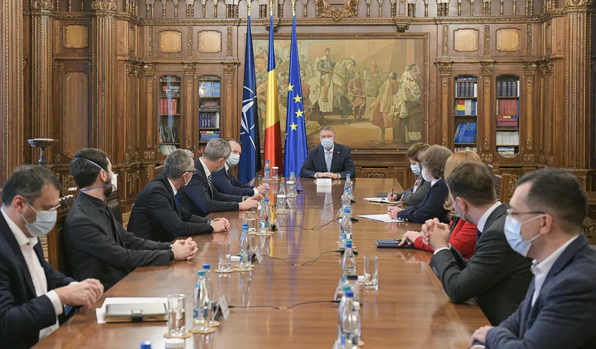 Şedinţă de guvern la Cotroceni – Klaus Iohannis i-a chemat pe miniştrii PNL la discuţii