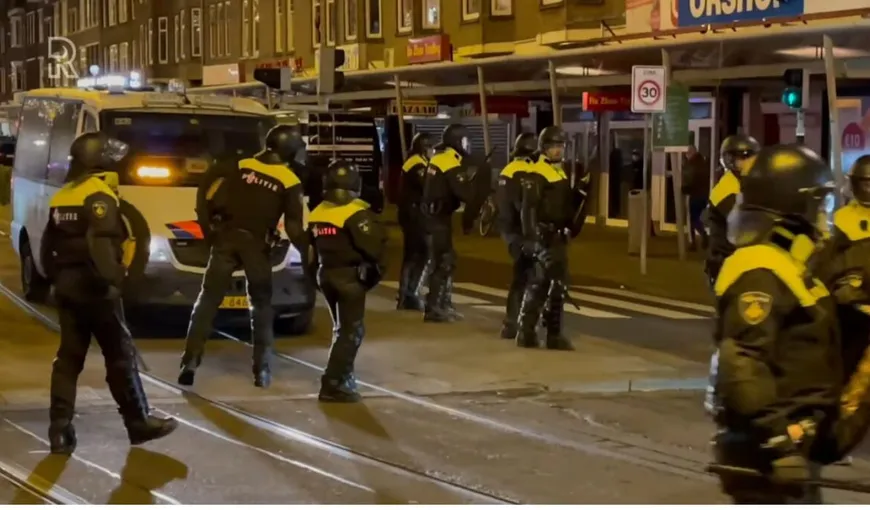 Protestele continuă în Olanda. Incendii şi violenţe în mai multe oraşe din ţară