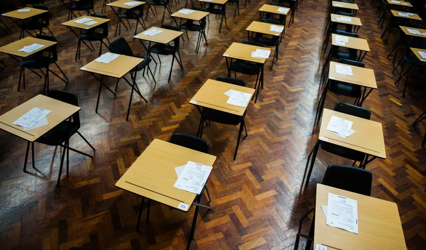 Şcoli închise în continuare în Anglia. Premierul anunţă că se redeschid „poate pe 8 martie”