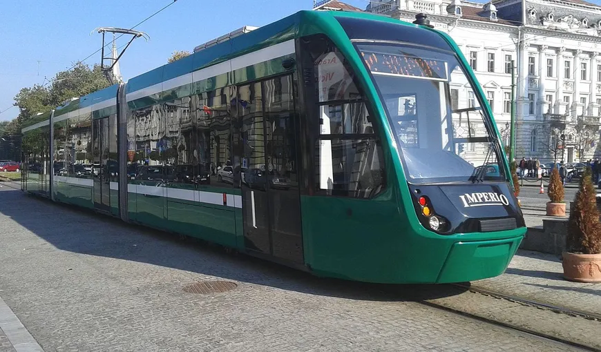 Bucureştenii vor circula cu tramvaie de la Astra Arad şi cu autobuze electrice luate cu bani europeni. Anunţul lui Nicuşor Dan