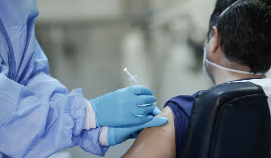 Peste 300.000 de persoane din etapa a II-a, programate pentru vaccinare de vineri până azi