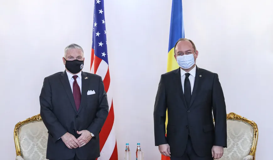 Adrian Zuckerman, ambasadorul SUA în România, şi-a încheiat mandatul după mai puţin 13 luni. El şi-a luat deja rămas bun oficial