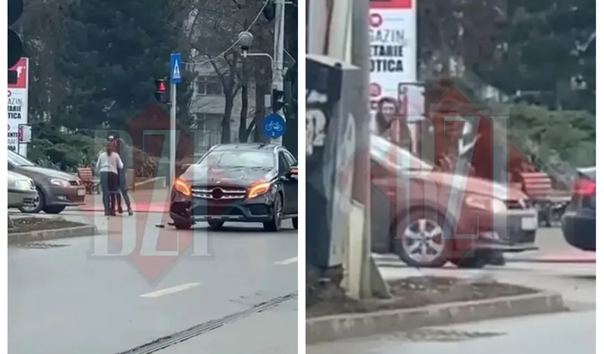 Bătaie violentă în trafic, după un accident rutier! Două femei s-au păruit și și-au împărțit pumni în mijlocul străzii VIDEO