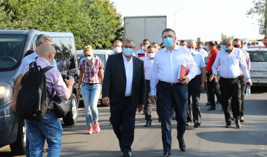 Fost primar din Vrancea suspectat de furt, săltat de mascaţi