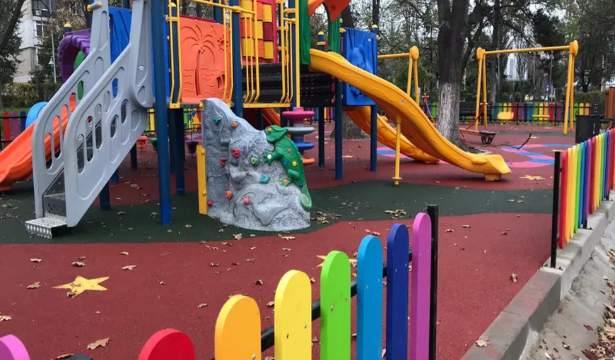Răsturnare de situaţie în cazul copilului trântit într-un parc din Hunedoara. Minorul se află internat în stare gravă