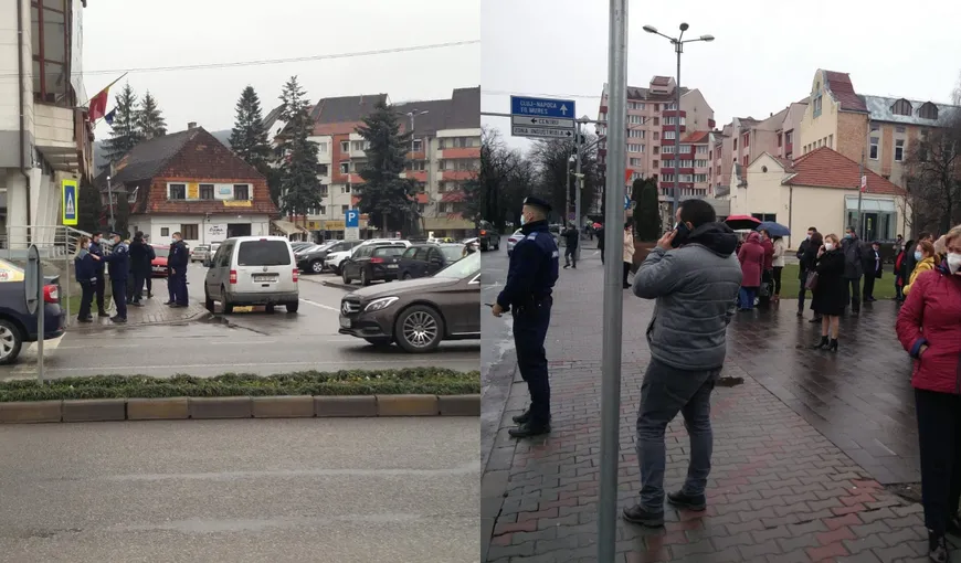 Amenințare cu bombă la o bancă din Bistrița. Zona a fost blocată complet