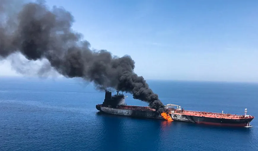 Explozie în Golful Oman. O navă comercială a luat foc: „”E posibil să fie rezultatul unei activităţi a forţelor armate iraniene”