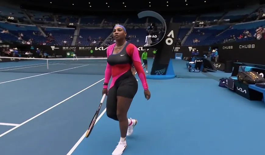 Serena Williams a şocat asistenţa la Australian Open. Costumaţia „catwoman” a americancei a atras toate privirile VIDEO