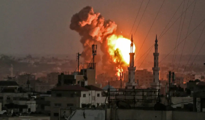Israelul a bombardat ţinte din Siria. Cerul s-a luminat de rachete duminică noaptea