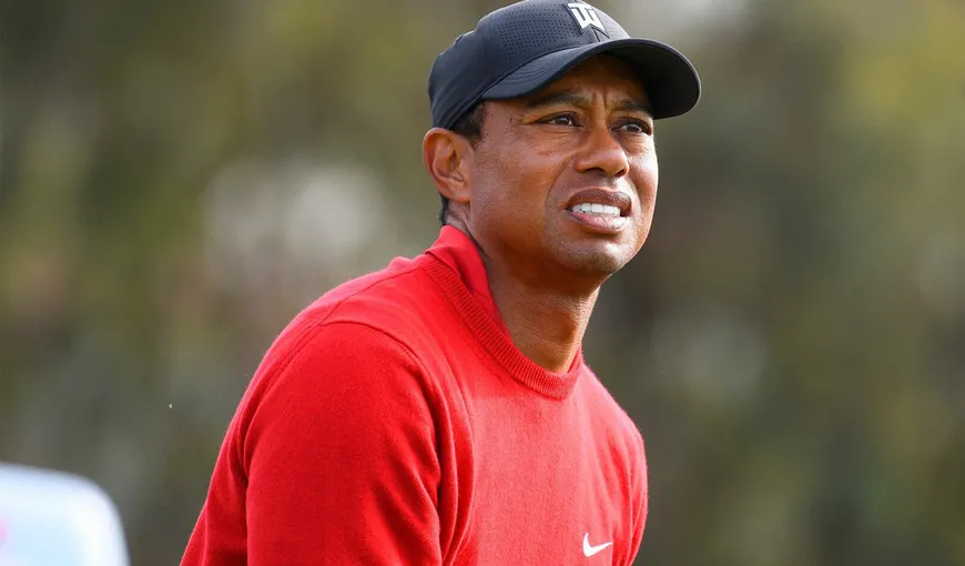 Tiger Woods a fost implicat într-un accident grav de circulaţie. Maşina în care era s-a răsturnat şi s-a făcut praf FOTO