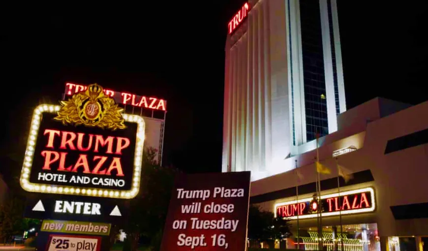 Celebrul Trump Plaza a fost demolat miercuri, Donald Trump a rămas fără hotelul şi cazionul din Atlantic City. Imagini de la prăbuşirea turnului VIDEO