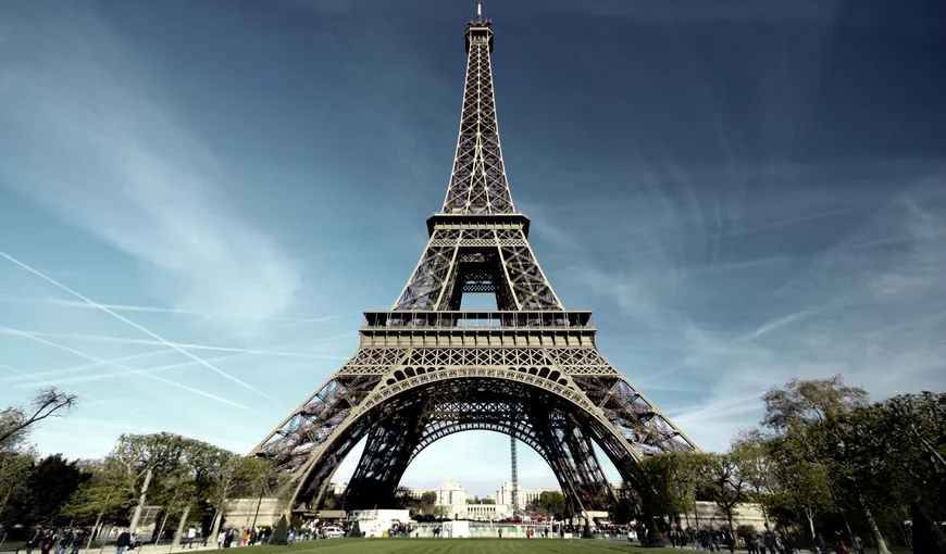 Schimbare radicală în Paris. Culoarea Turnului Eiffel va fi schimbată după mai bine de 50 de ani