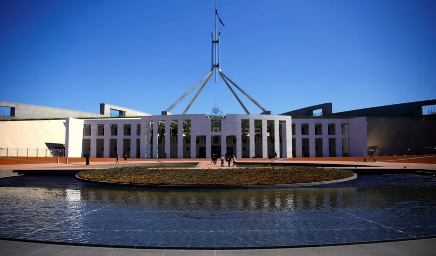Scene interzise în Parlamentul australian. Parlamentarii s-au distrat cu prostituatele în camera de rugăciune a instituţiei