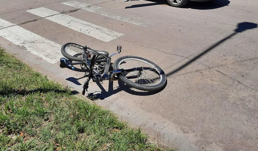 Accident în Italia. O româncă beată, de 50 de ani, a intrat cu bicicleta într-o maşină de poliţie
