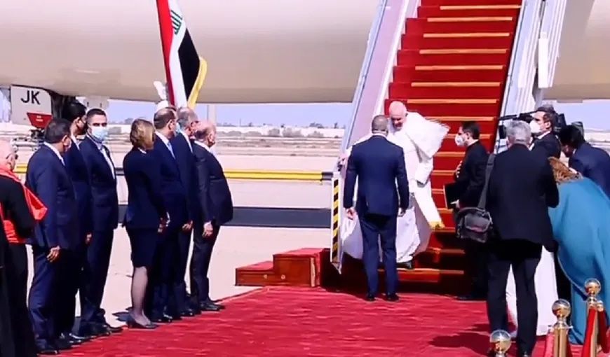 Papa Francisc îşi începe vizita istorică în Irak: „Dragi fraţi şi surori din Irak, pacea fie cu voi!” VIDEO