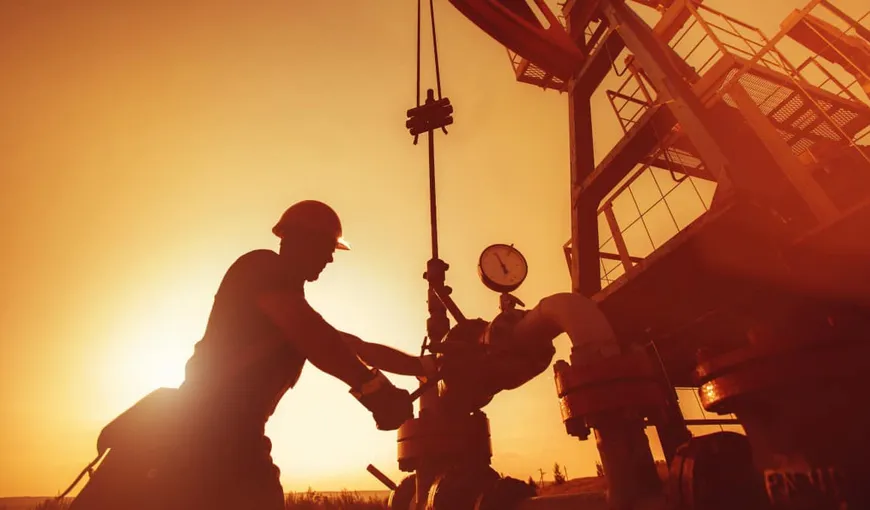 Preţul petrolului a scăzut cu 7%, cea mai mare cădere din vara lui 2020