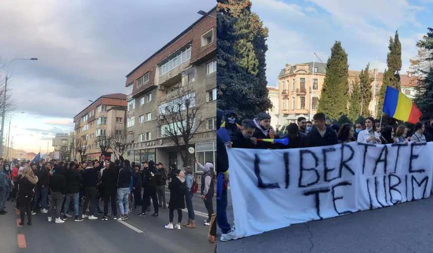 Manifestații în toată țara. Protestatarii din Bacău au intrat în curtea spitalului județean. Conflicte între jandarmi și cetățeni