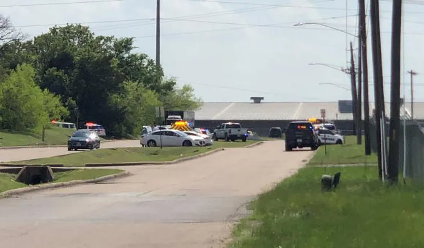 Atac armat în SUA: Mai multe persoane împușcate într-un magazin din Texas. O persoană a murit