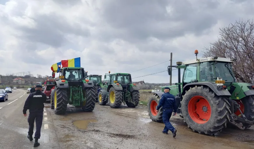 Fermierii protestează cu tractoarele în stradă în Moldova: „Dacă nu suntem salvaţi, agricultura cade de tot” VIDEO