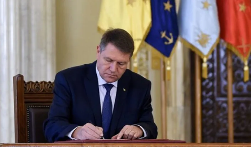 Klaus Iohannis a semnat decretul. Vlad Voiculescu, demis oficial de la Ministerul Sănătății